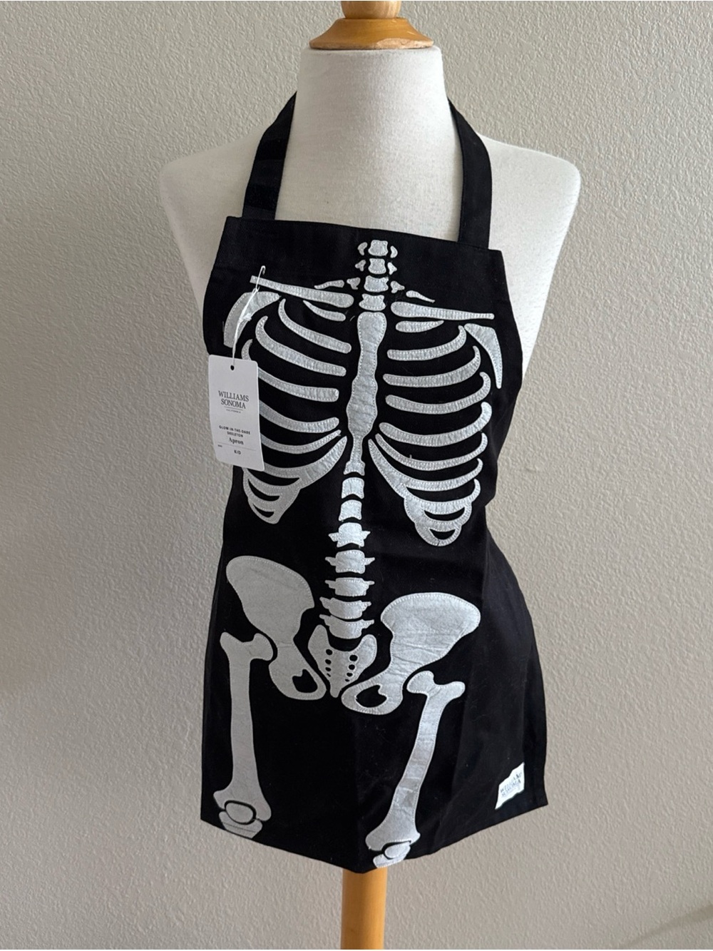 Williams and Sonoma Kids Glow In The Dark Skeleton Apron Adjustable 100% Cotton